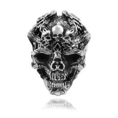 Exaggerated and domineering skull with adjustable opening ring