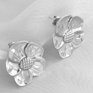 Stainless steel flower earrings