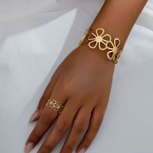 Metal hollow flower shaped ring bracelet jewelry set