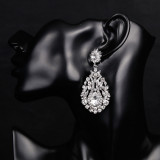 Elegant luxury earrings with diamond studded earrings for brides' wedding earrings