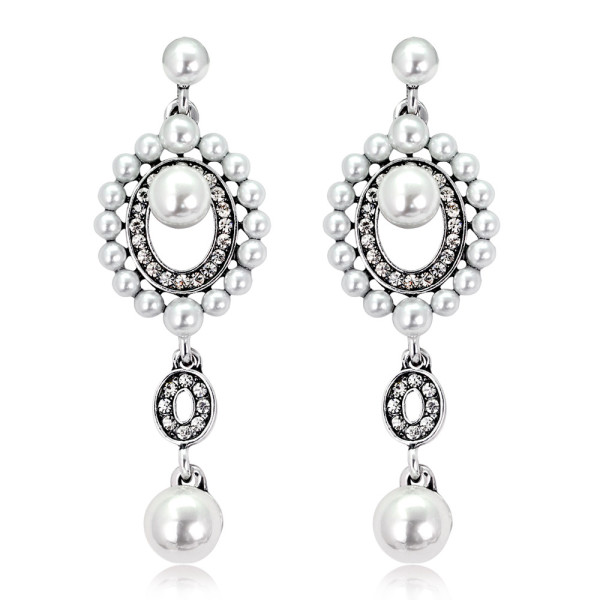 Elegant luxury earrings with diamond studded earrings for brides' wedding earrings