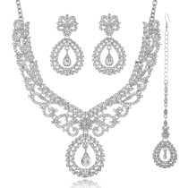 Fashionable and minimalist bridal jewelry, crystal necklace, earring set