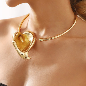 Flower collar with geometric exaggeration, three-dimensional design, elegant opening necklace