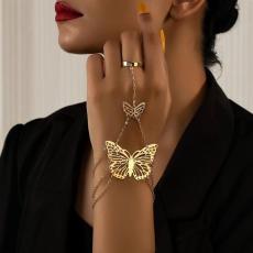 Retro court style butterfly bracelet ring one-piece
