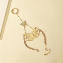 Retro court style butterfly bracelet ring one-piece