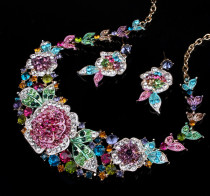 Fashionable and minimalist bridal jewelry, crystal necklace, earring set