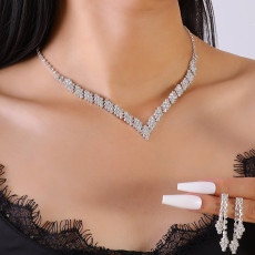 Fashionable and minimalist bridal jewelry, crystal necklace, earring set