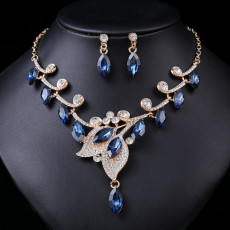 European and American retro necklace set for women's luxury crystal banquet accessories collarbone chain