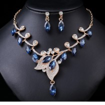 European and American retro necklace set for women's luxury crystal banquet accessories collarbone chain