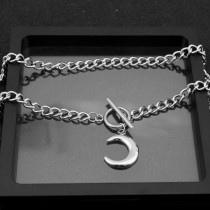 Stainless steel curved moon OT buckle necklace neutral moon collarbone chain wholesale