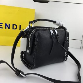 FENDI BAG black zipper bag real leather bag with elegant single shoulder bag