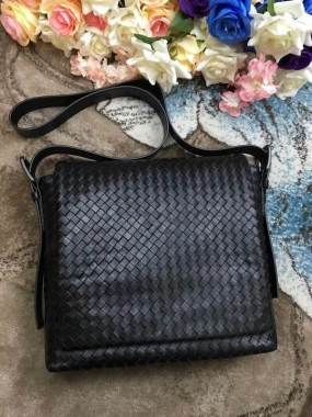 Bottega Veneta Trend Trends 2095 leather messenger bag