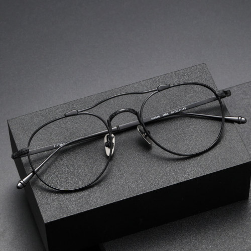 Titanium Eyeglasses LE0397