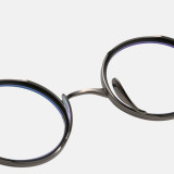 LE0371 Black Round Glasses in Durable Titanium