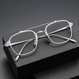 LE0355 Silver Square Frame Glasses - Titanium Craftsmanship with Adjustable Nose Pads