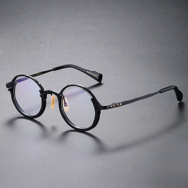 Black Round Glasses LE0422 - Sleek Titanium Frames for Everyday Wear