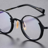 Black Round Glasses LE0422 - Sleek Titanium Frames for Everyday Wear