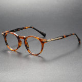 Tortoiseshell Glasses LE0066 - Gold Accents in Classic Round Style
