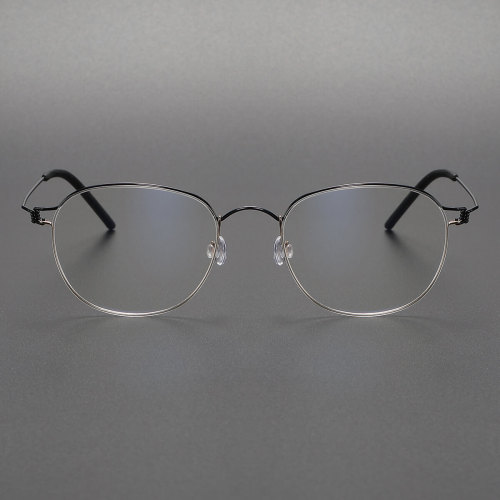 Black and Gold Glasses LE0467 - Elegant Oval Titanium Frames for a Sophisticated Look