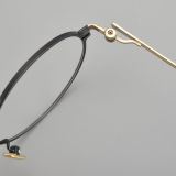 Round Titanium Glasses LE5240_Black - Gold