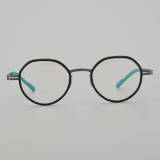 Round Titanium Glasses LE5314 - Black - Gunmetal Front View