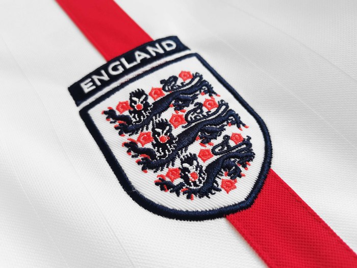 Long sleeve 2002 England Home Retro Jersey