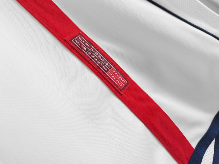 Long sleeve 2002 England Home Retro Jersey