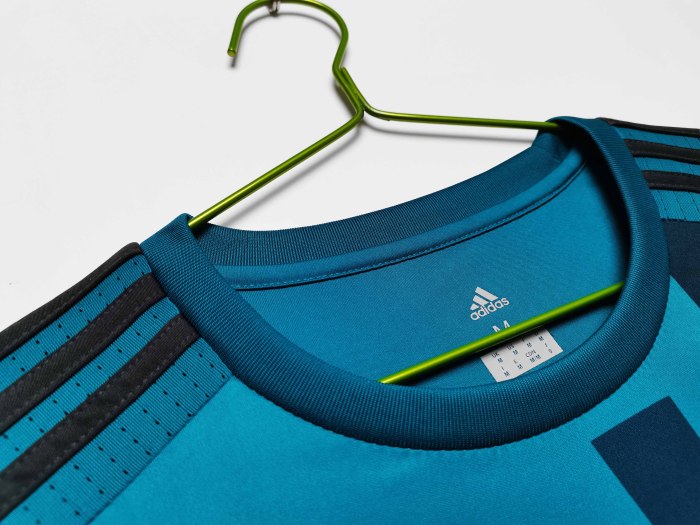 17-18 Real Madrid Second away Retro Jersey
