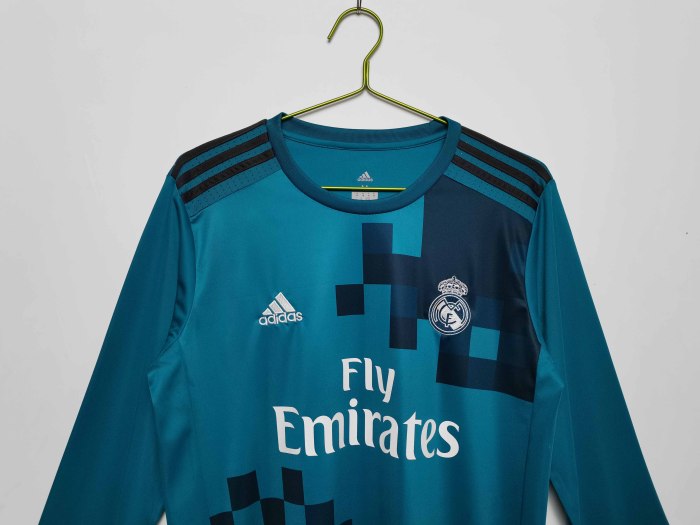 Long sleeve17-18 Real Madrid  Second away Retro Jersey