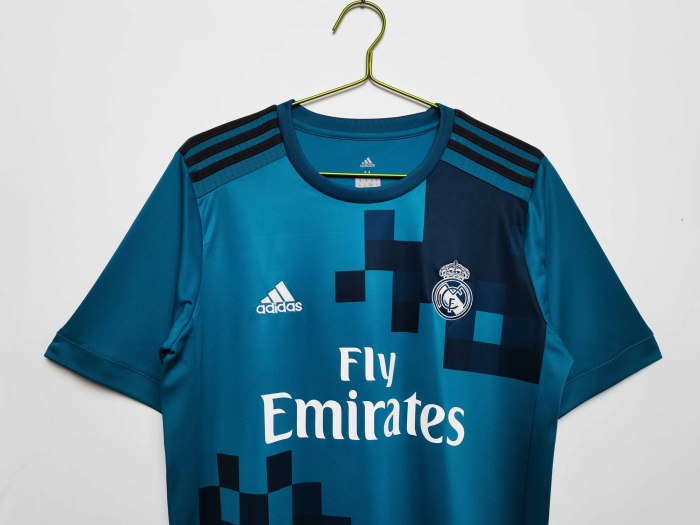 17-18 Real Madrid Second away Retro Jersey