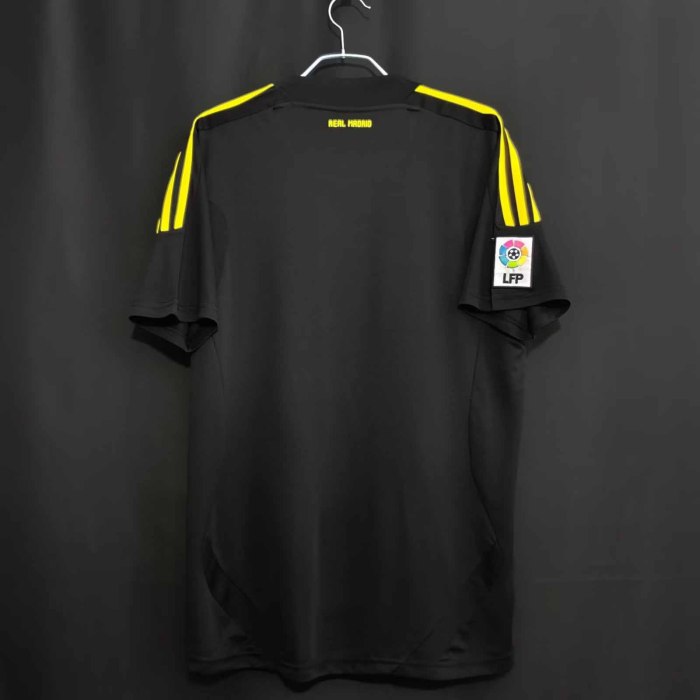 11-12 Real Madrid Goalkeeper Black Retro Jersey