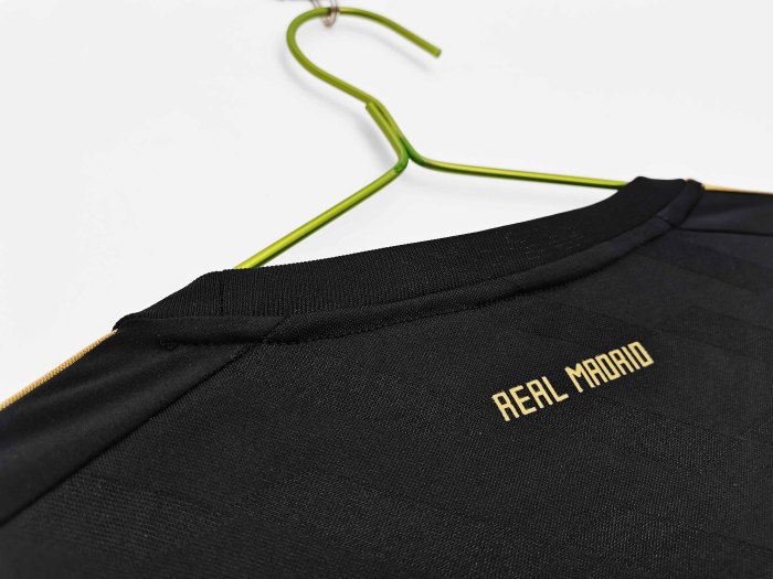 Long sleeve11-12   Real Madrid Away  Retro Jersey
