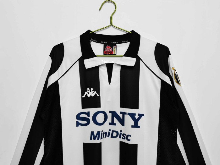 Long sleeve 97-98 Juventus Home Retro Jersey
