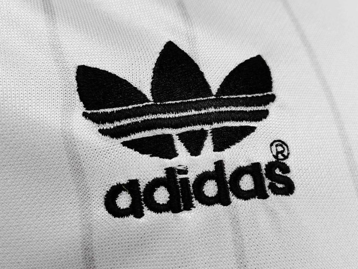 1983 Manchester United Away Retro Jersey