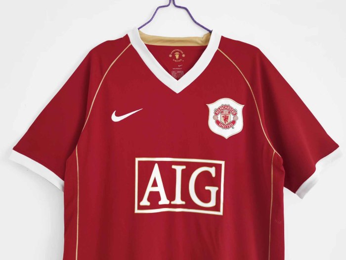 06-07 Manchester United Home Retro Jersey