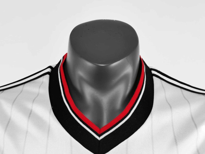 1983 Manchester United Away Retro Jersey