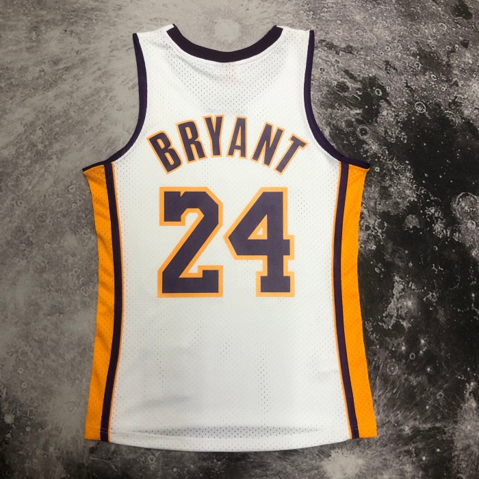 Heat Transfer  NBA Retro Los Angeles Lakers Kobe Bryant Mitchell & Ness 2009-10 White Hardwood Classics Swingman Jersey