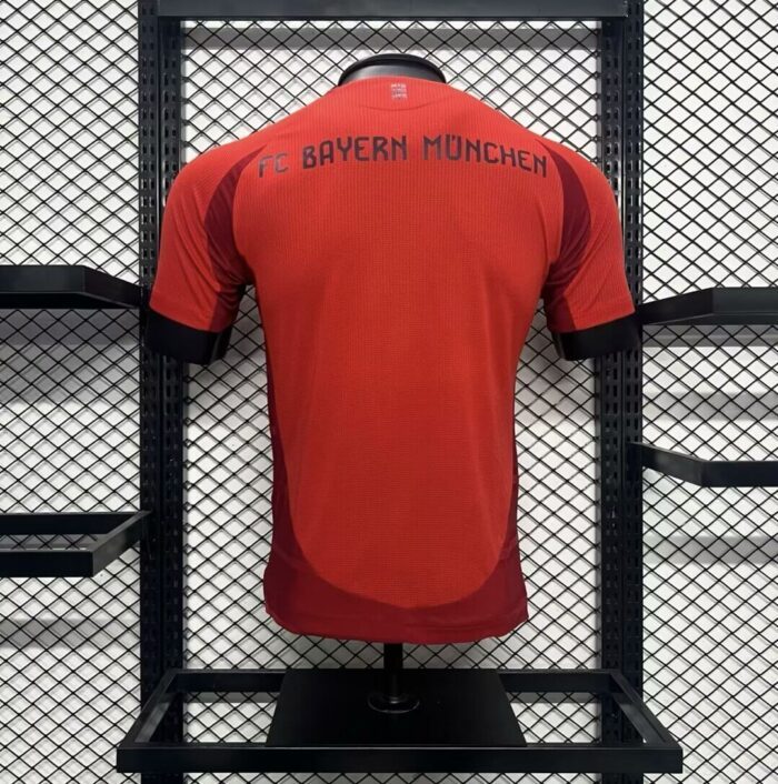 Player version 24/25 Bayern Munich home jersey