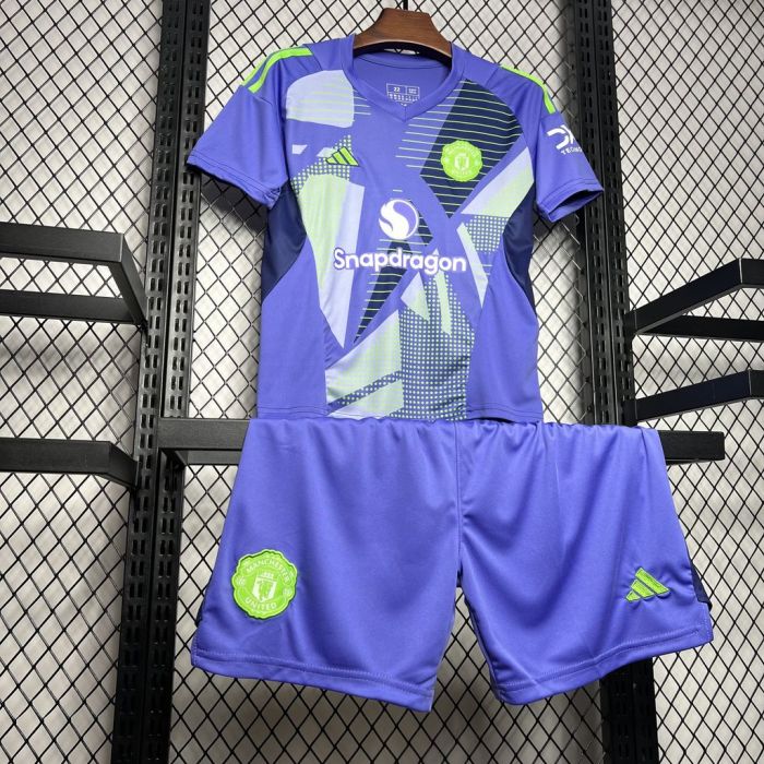 Kids kit 24-25 Manchester United Goalkeeper Thailand Quality