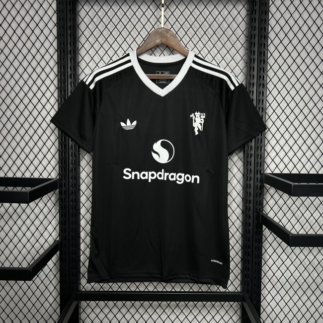 24/25 Manchester United  Fourth goalkeeper Jersey
