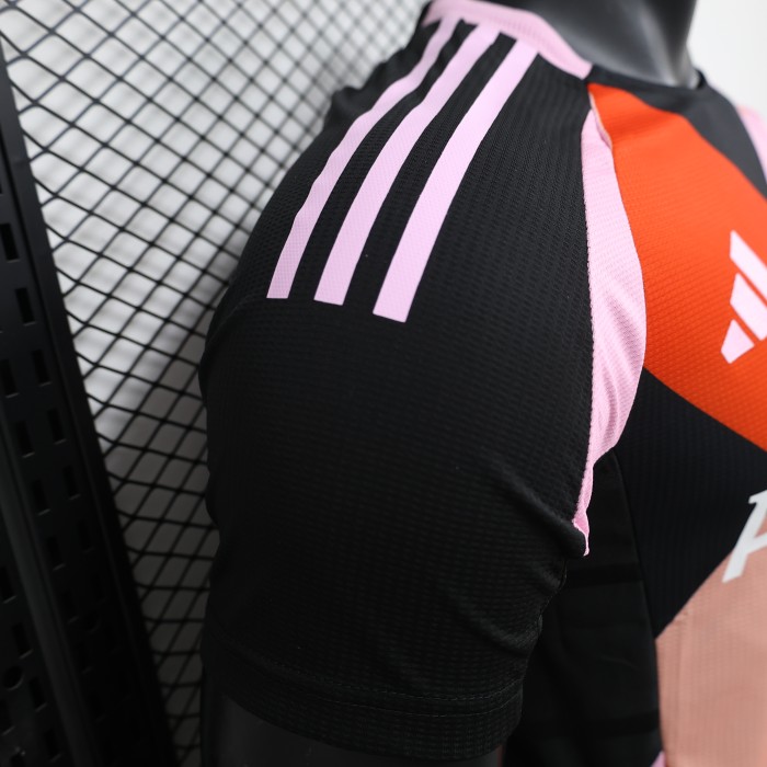 Player Version 25/26 Bayern Munich Training Jersey