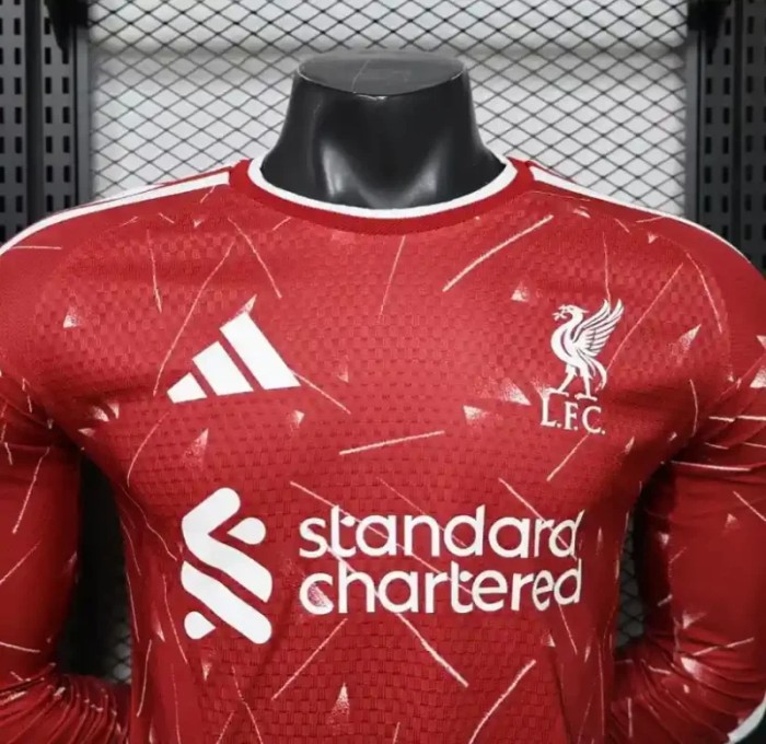Long Sleeves Liverpool 26/27 Home Soccer Jersey -  Player Version