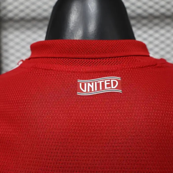 Long Sleeves Manchester United 26/27 Home Soccer Jersey - Player Version