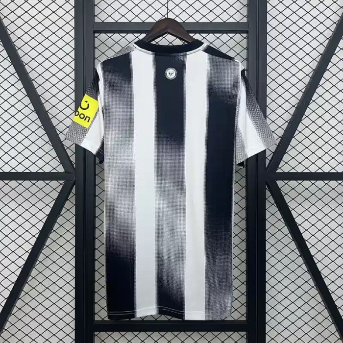Newcastle United 25/26 Home Soccer Jersey - Fan Version