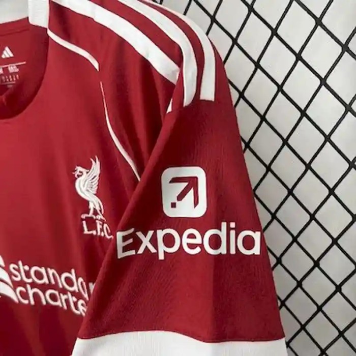 Liverpool 25/26 Home Soccer Jersey - Fan Version