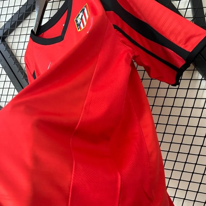 Atletico Madrid 2001-02 Home Retro Soccer Jersey- Fan Version