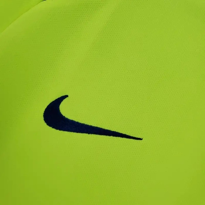 Barcelona 2005-06 Away Retro Soccer Jersey - Fan Version