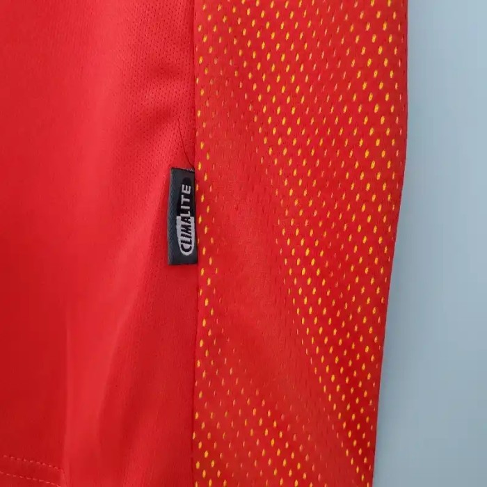 Spain 2002 Home Retro Soccer Jersey - Fan Version