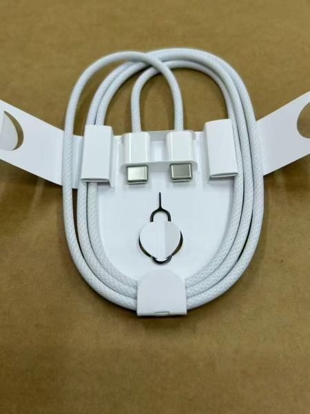 iPhone 16 17 braided data cable with packaging