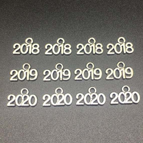 Antique Silver Year 2018 Charms Pendants DIY Charms Pendant Making Bracelet and Necklace 13x9mm,50pcs/100pcs/200pcs